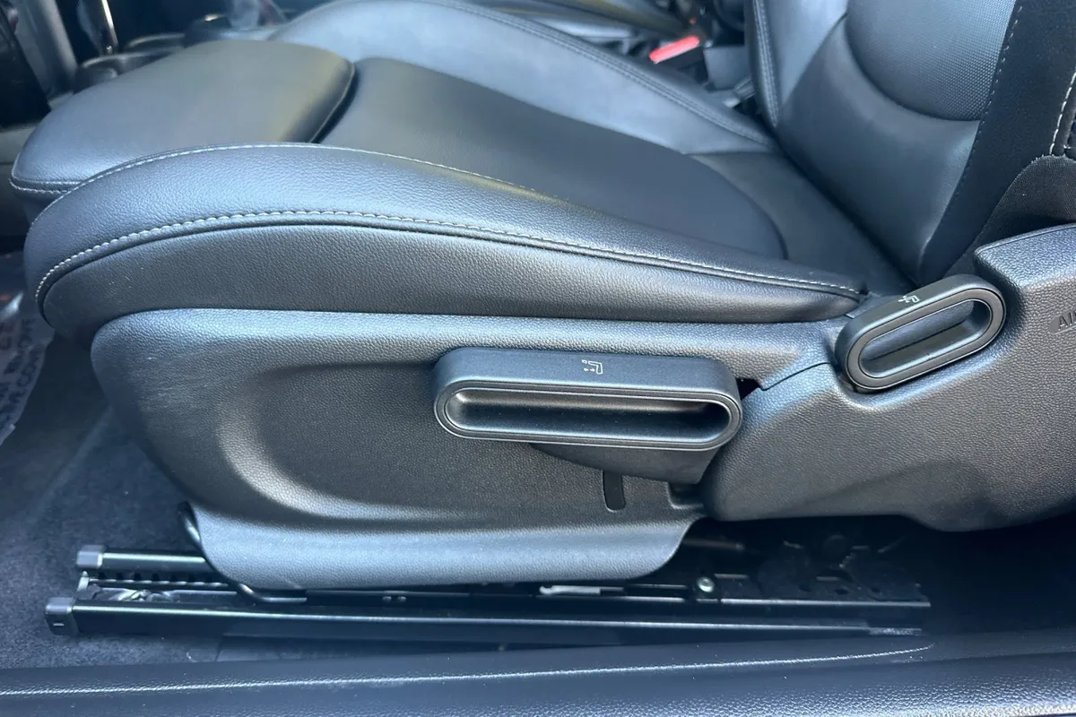 2019 MINI Hardtop 2 Door Cooper S thumbnail 13