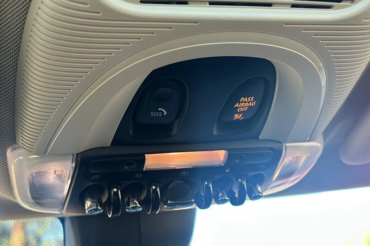 2019 MINI Hardtop 2 Door Cooper S thumbnail 18