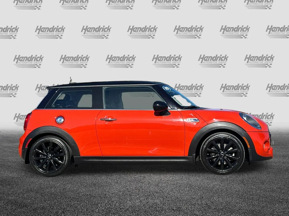 2019 MINI Hardtop 2 Door Cooper S thumbnail 2