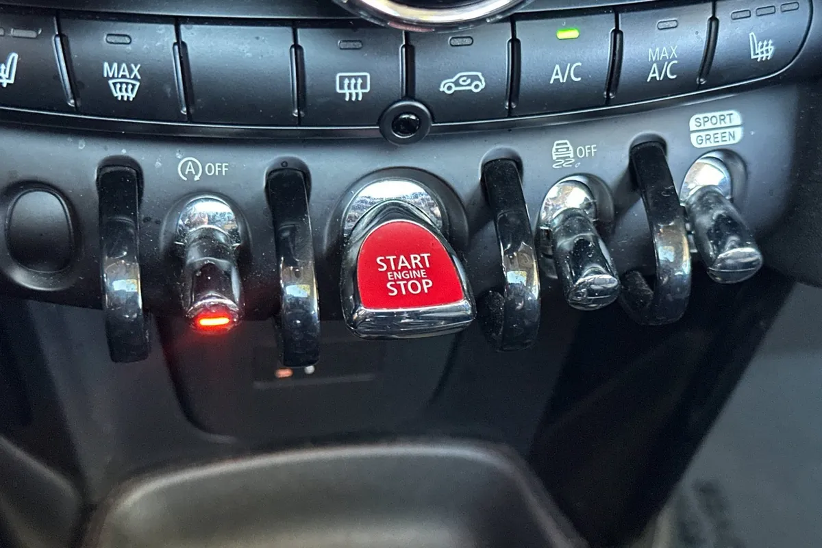 2019 MINI Hardtop 2 Door Cooper S thumbnail 22