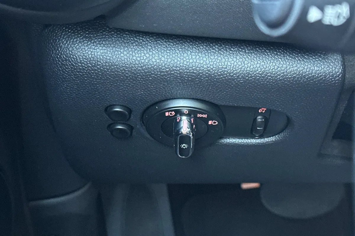 2019 MINI Hardtop 2 Door Cooper S thumbnail 30