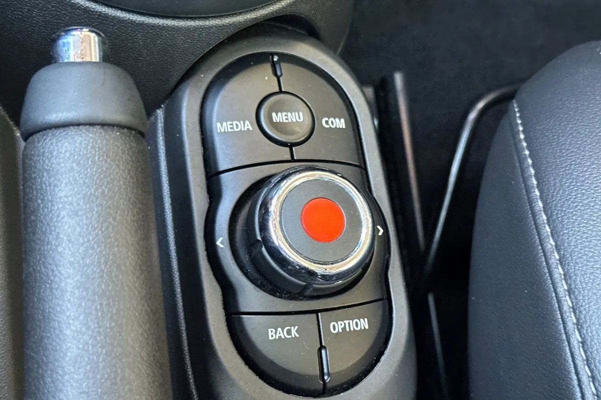 2019 MINI Hardtop 2 Door Cooper S thumbnail 35