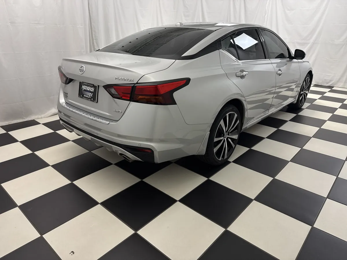 2019 Nissan Altima 2.5 Platinum thumbnail 12