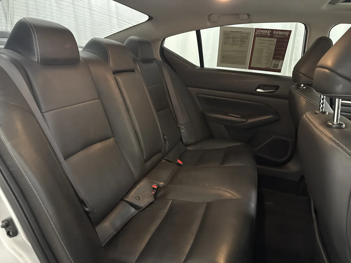 2019 Nissan Altima 2.5 Platinum thumbnail 32
