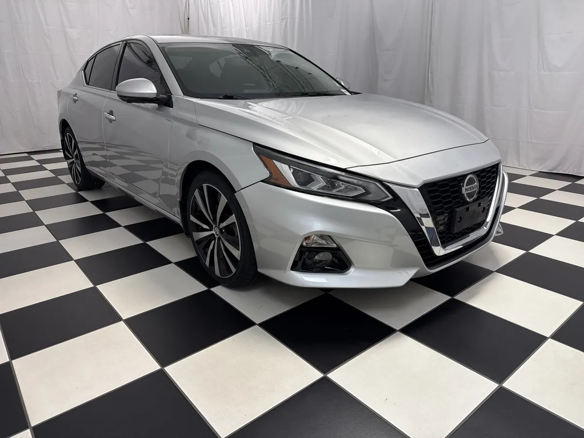 2019 Nissan Altima 2.5 Platinum thumbnail 4