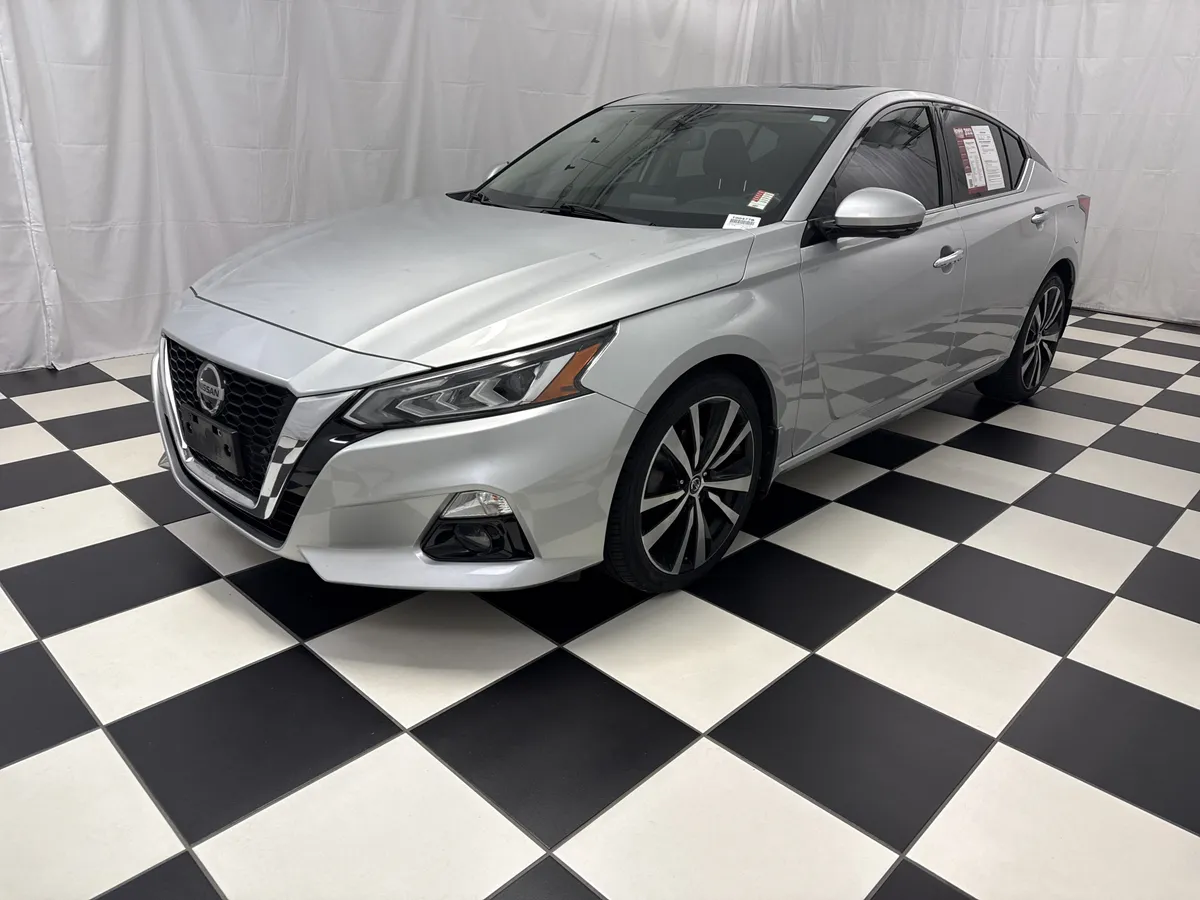 2019 Nissan Altima 2.5 Platinum thumbnail 8