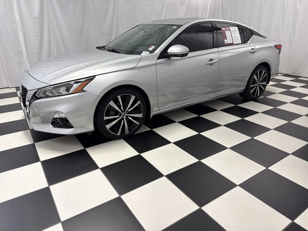 2019 Nissan Altima 2.5 Platinum thumbnail 9