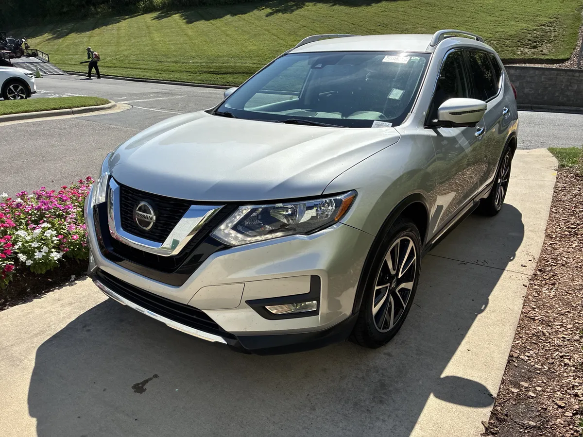 2019 Nissan Rogue SL thumbnail 4