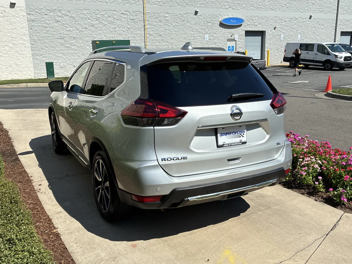 2019 Nissan Rogue SL thumbnail 5