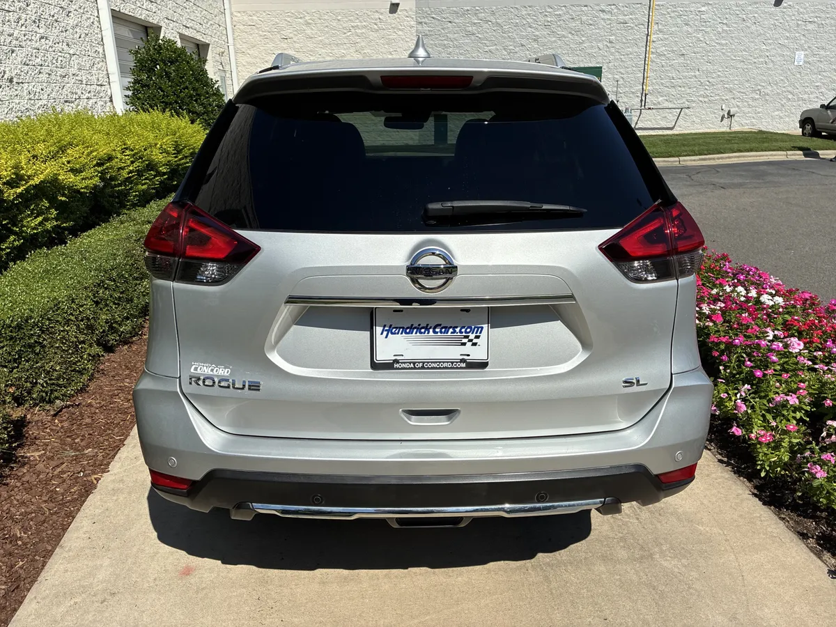 2019 Nissan Rogue SL thumbnail 6