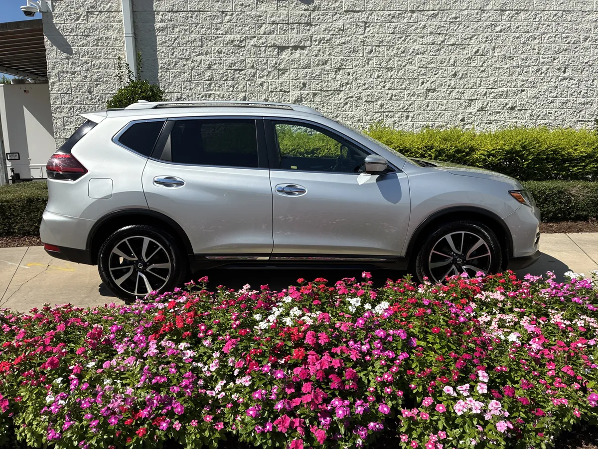 2019 Nissan Rogue SL thumbnail 8