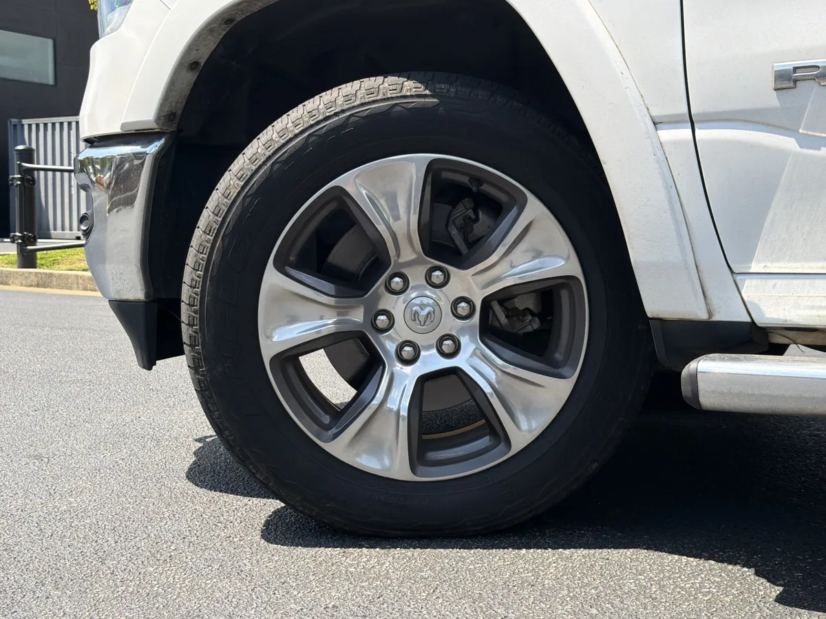 2019 Ram 1500 Laramie thumbnail 10