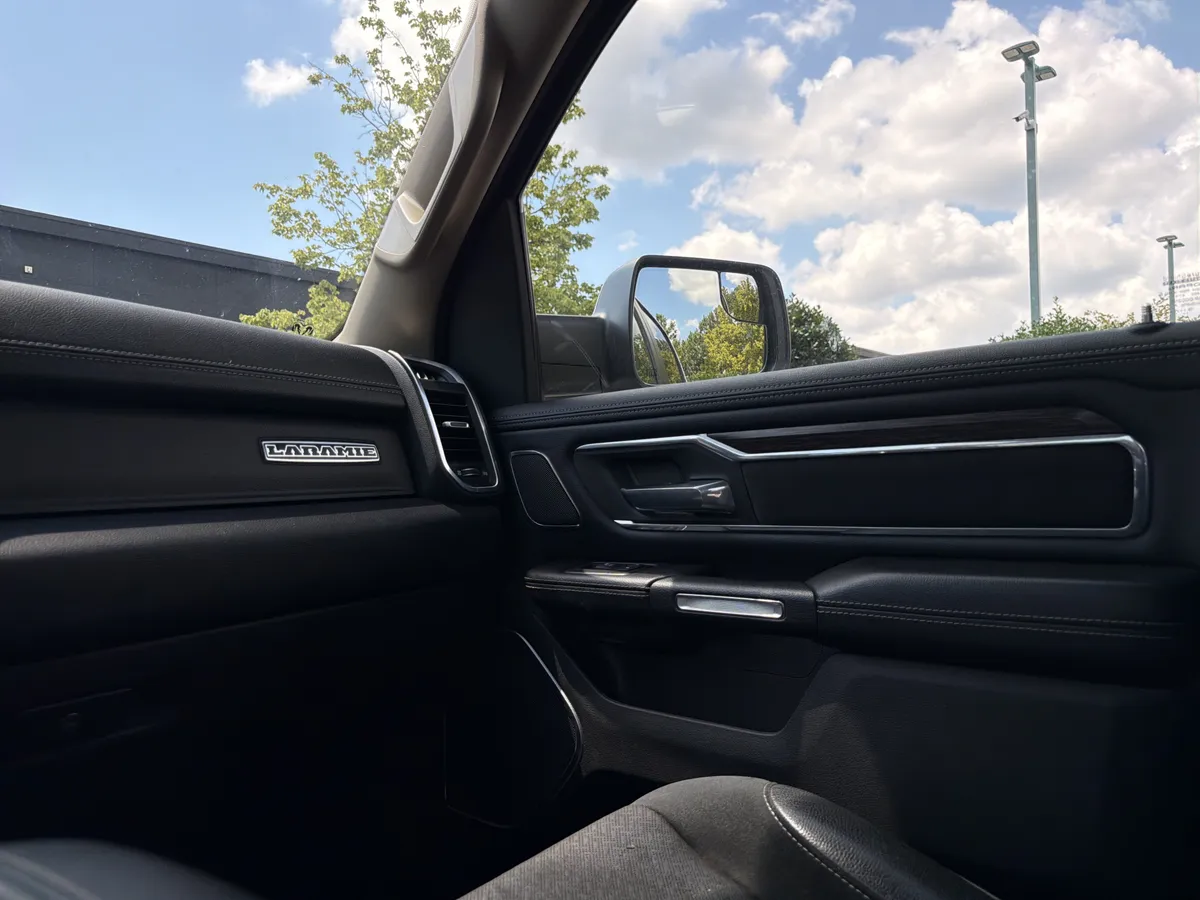 2019 Ram 1500 Laramie thumbnail 17