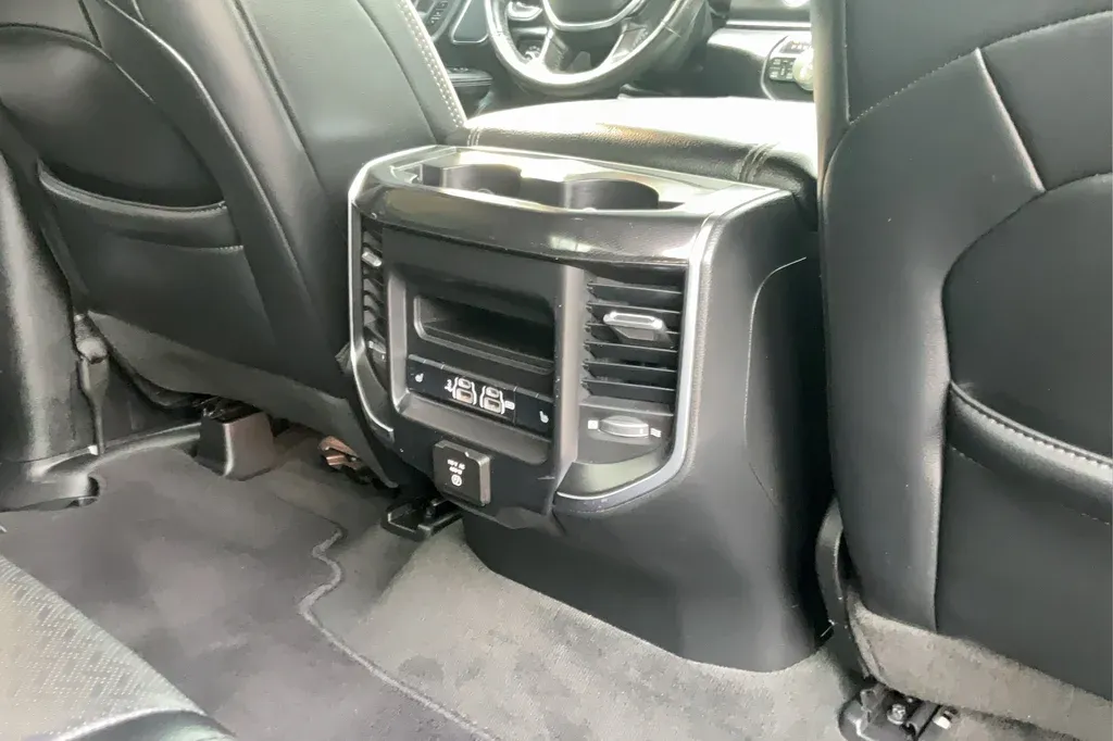 2019 Ram 1500 Laramie thumbnail 22