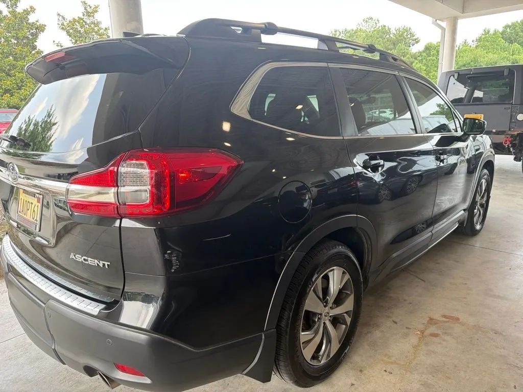 2019 Subaru Ascent Premium thumbnail 3