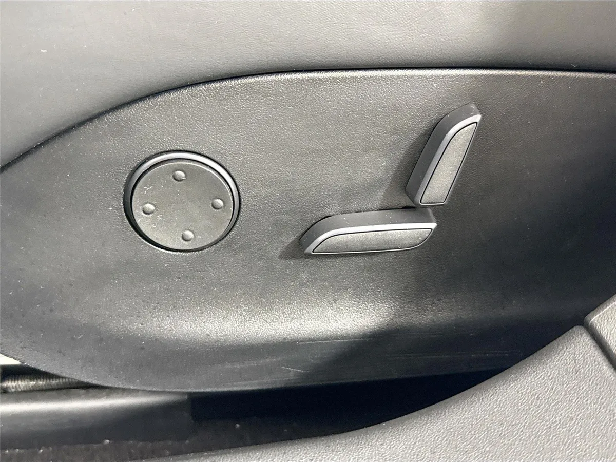 2019 Tesla Model S Performance thumbnail 27