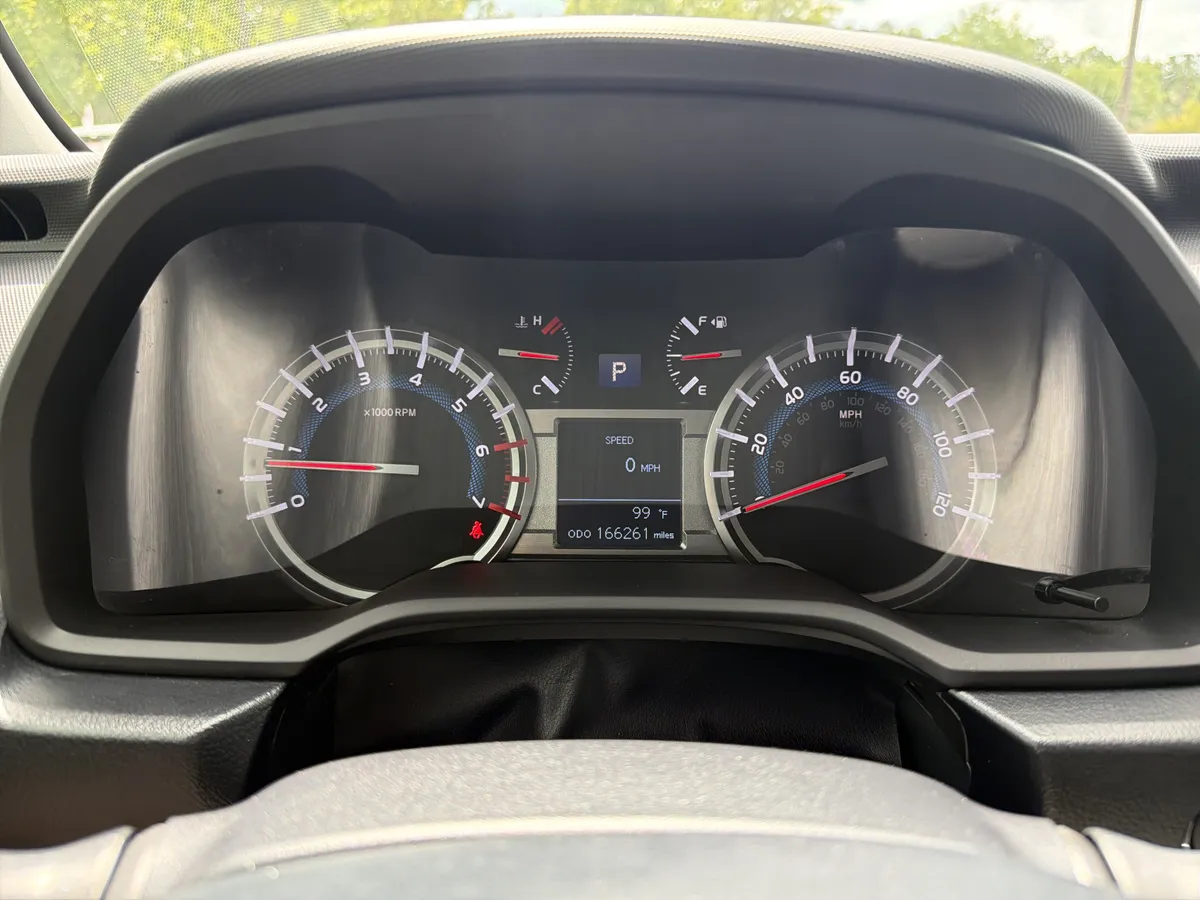 2019 Toyota 4Runner Limited thumbnail 11