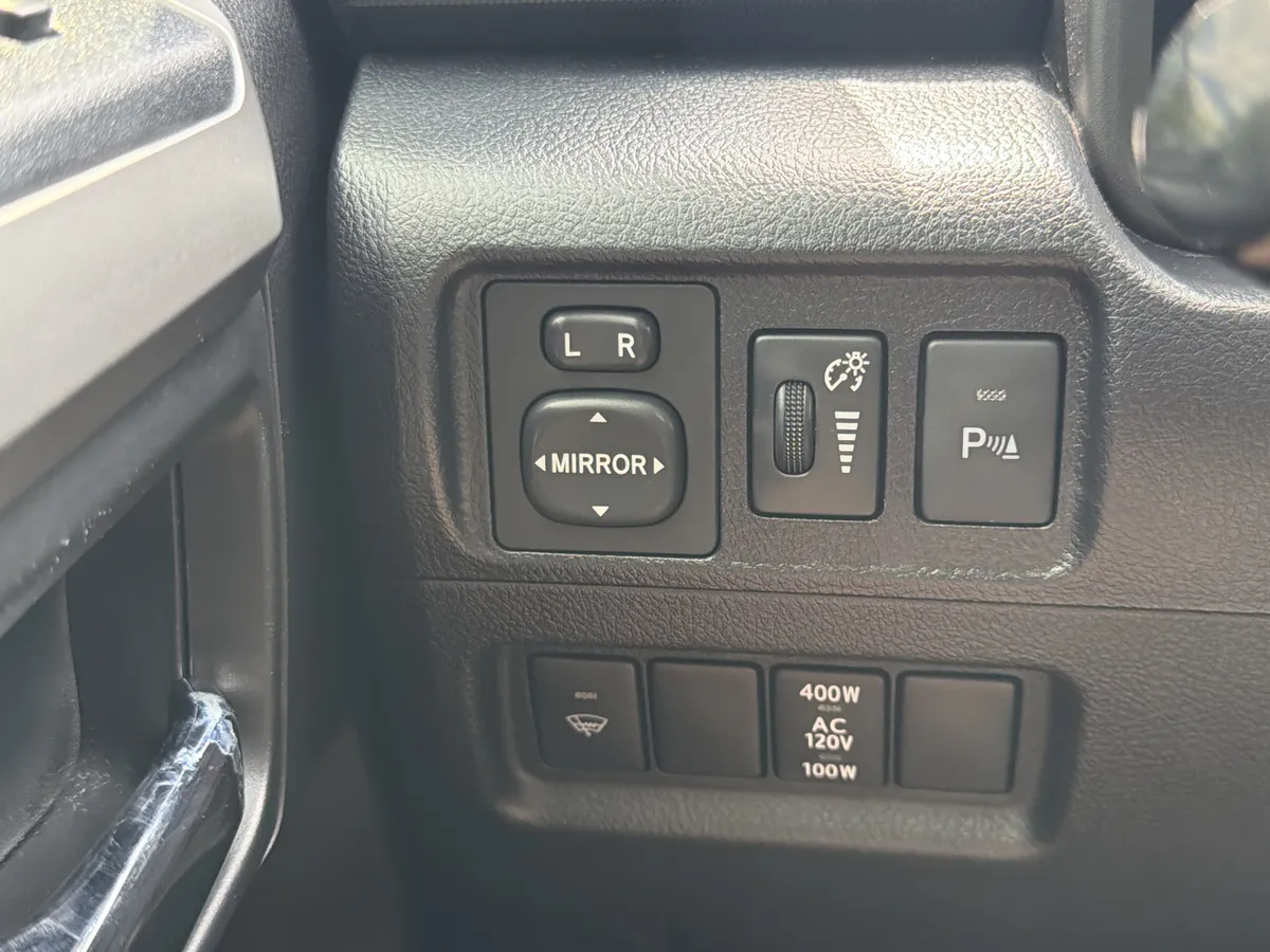 2019 Toyota 4Runner Limited thumbnail 12