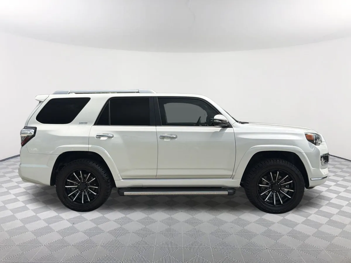 2019 Toyota 4Runner Limited thumbnail 17