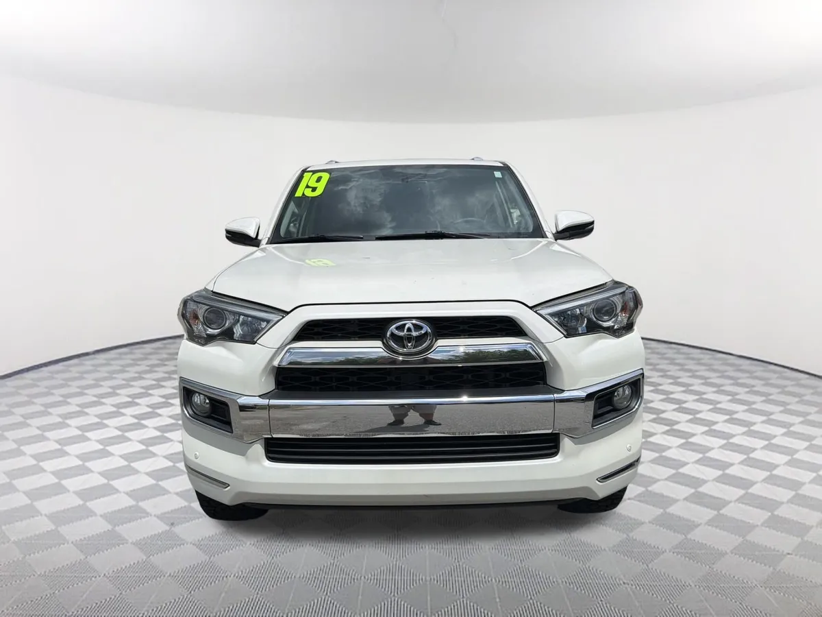 2019 Toyota 4Runner Limited thumbnail 2