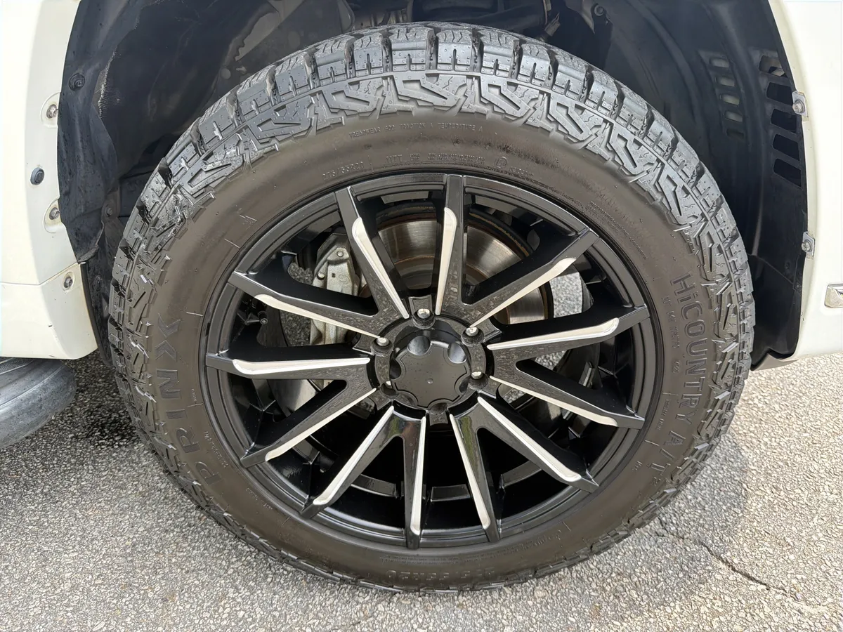 2019 Toyota 4Runner Limited thumbnail 21