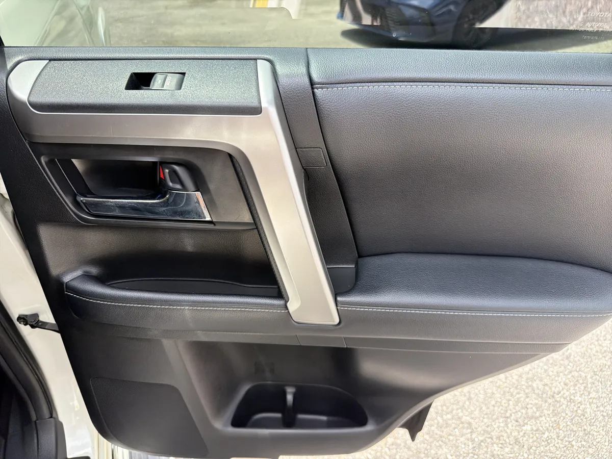 2019 Toyota 4Runner Limited thumbnail 25