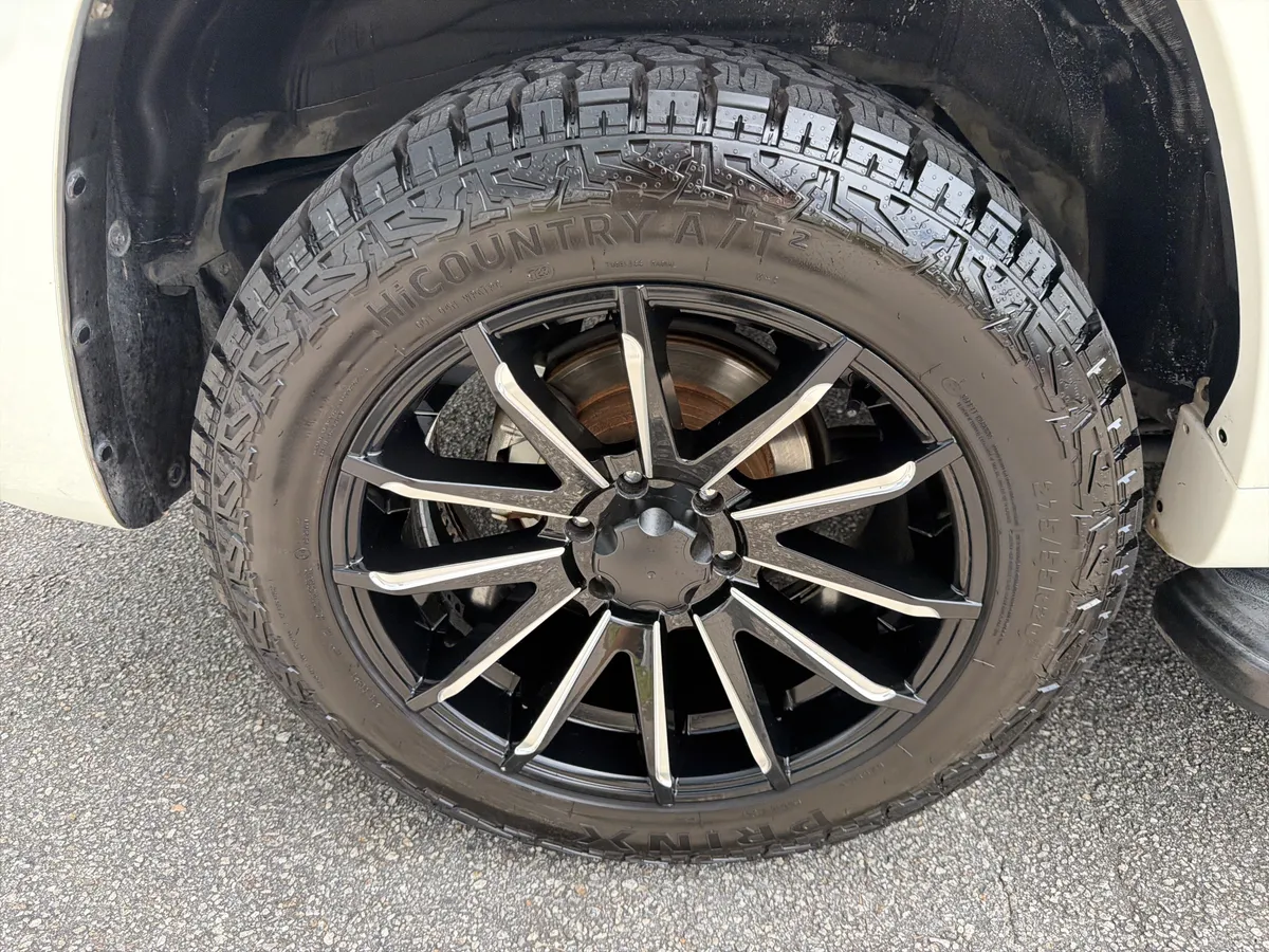 2019 Toyota 4Runner Limited thumbnail 26