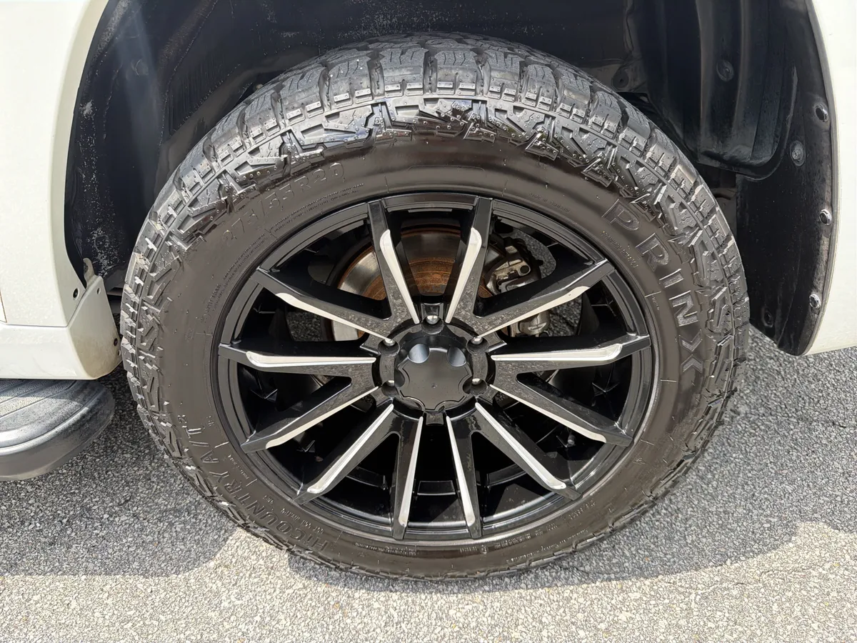 2019 Toyota 4Runner Limited thumbnail 28