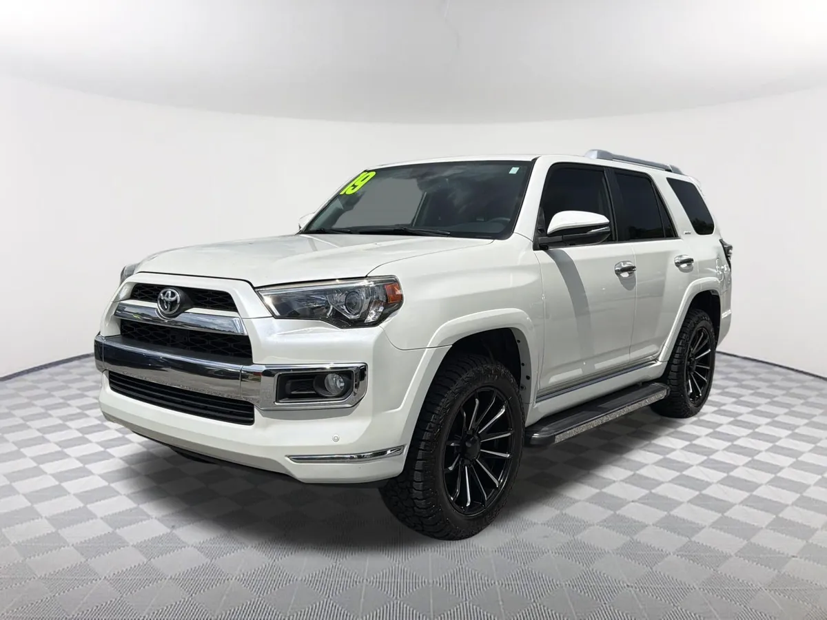 2019 Toyota 4Runner Limited thumbnail 3