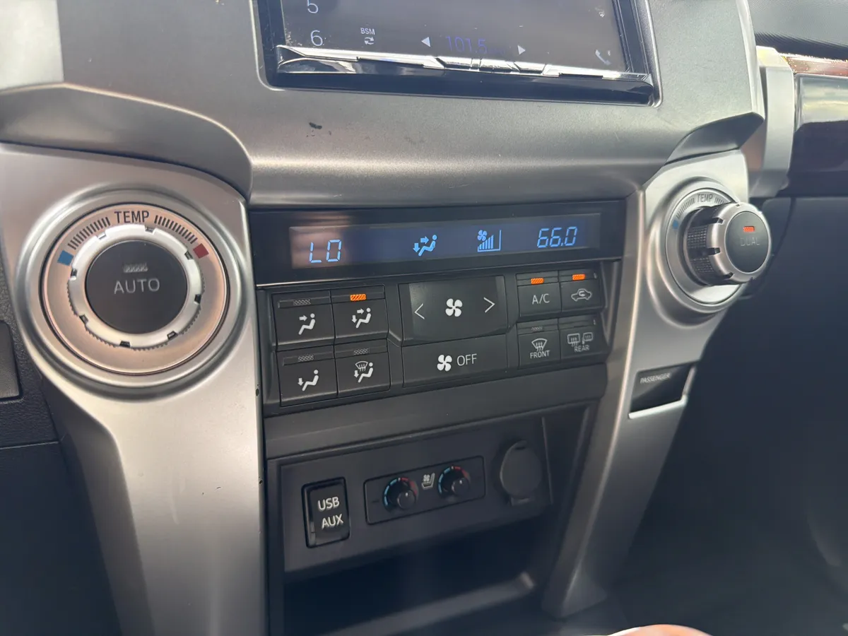 2019 Toyota 4Runner Limited thumbnail 7