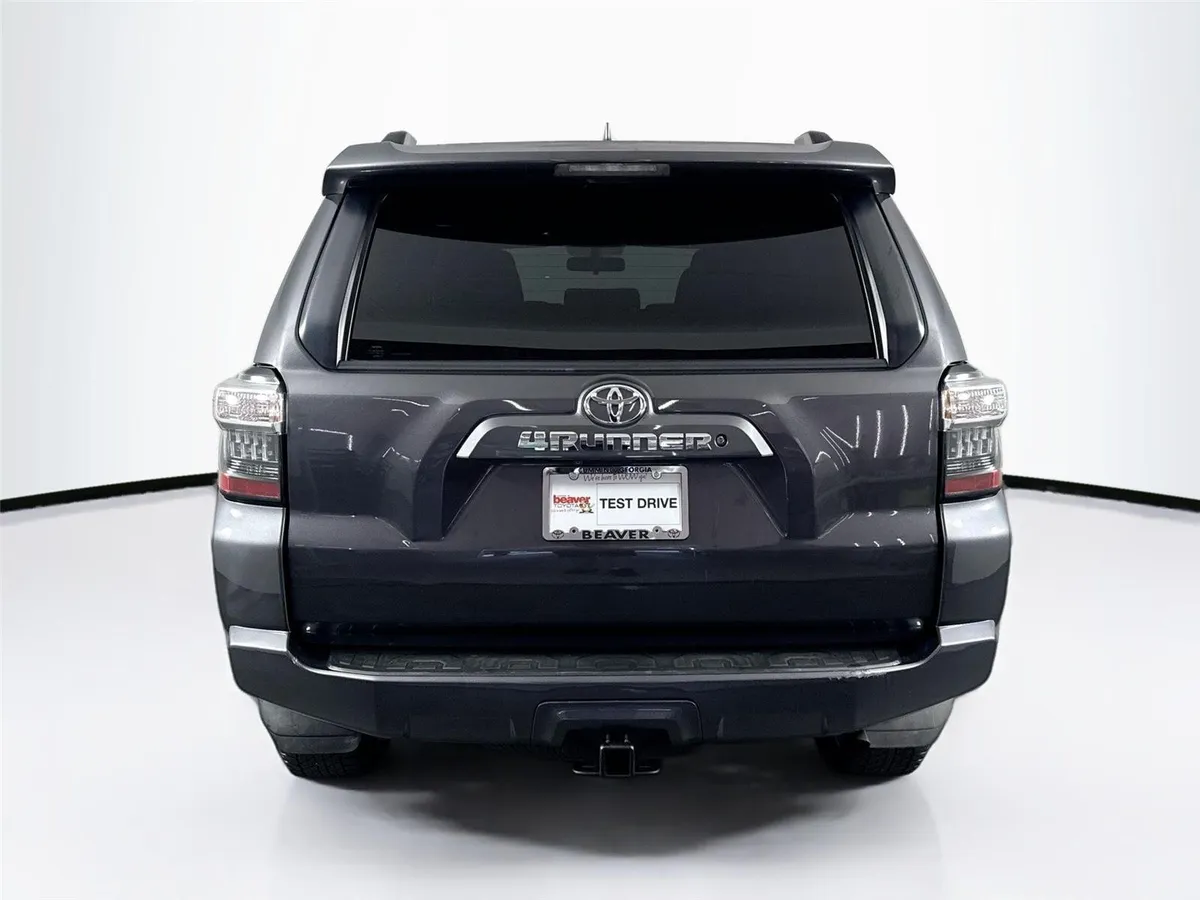 2019 Toyota 4Runner SR5 thumbnail 10