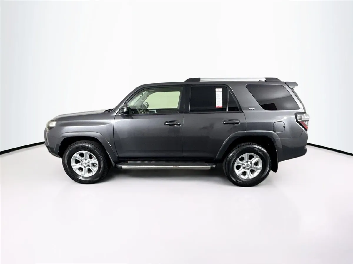 2019 Toyota 4Runner SR5 thumbnail 12