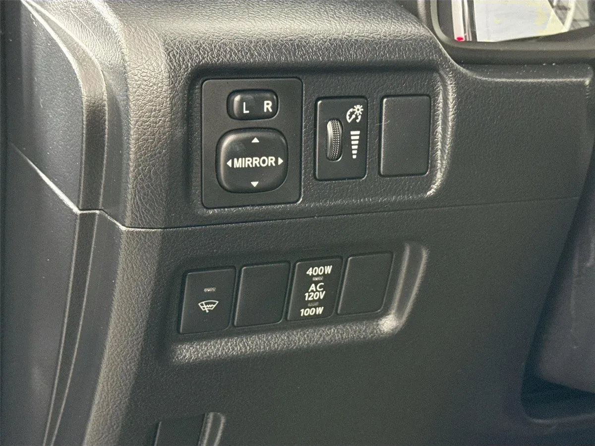 2019 Toyota 4Runner SR5 thumbnail 14