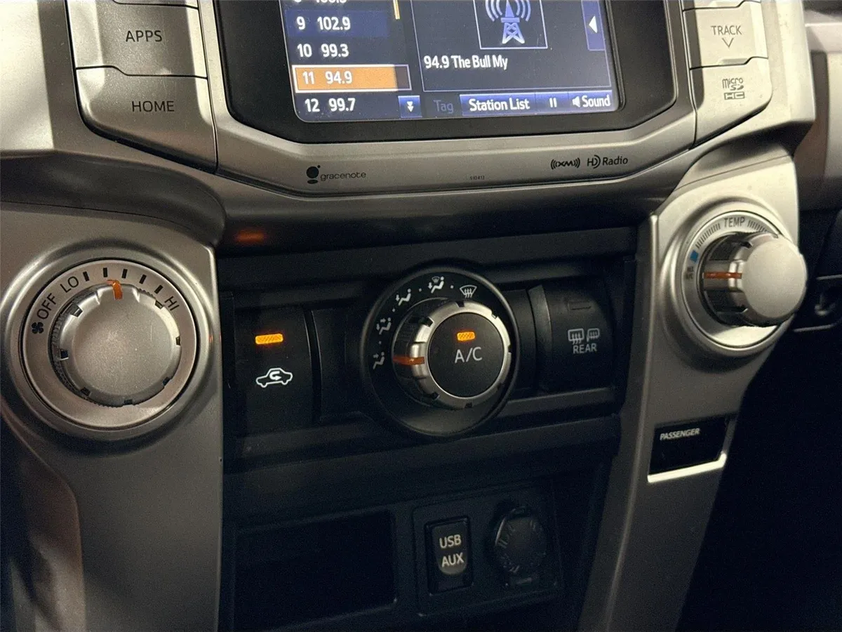 2019 Toyota 4Runner SR5 thumbnail 22