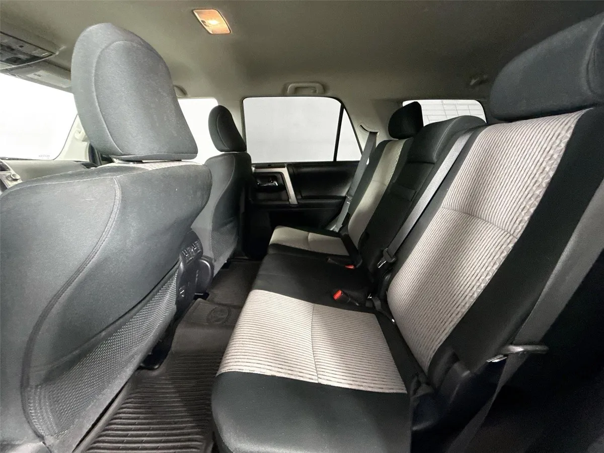 2019 Toyota 4Runner SR5 thumbnail 28