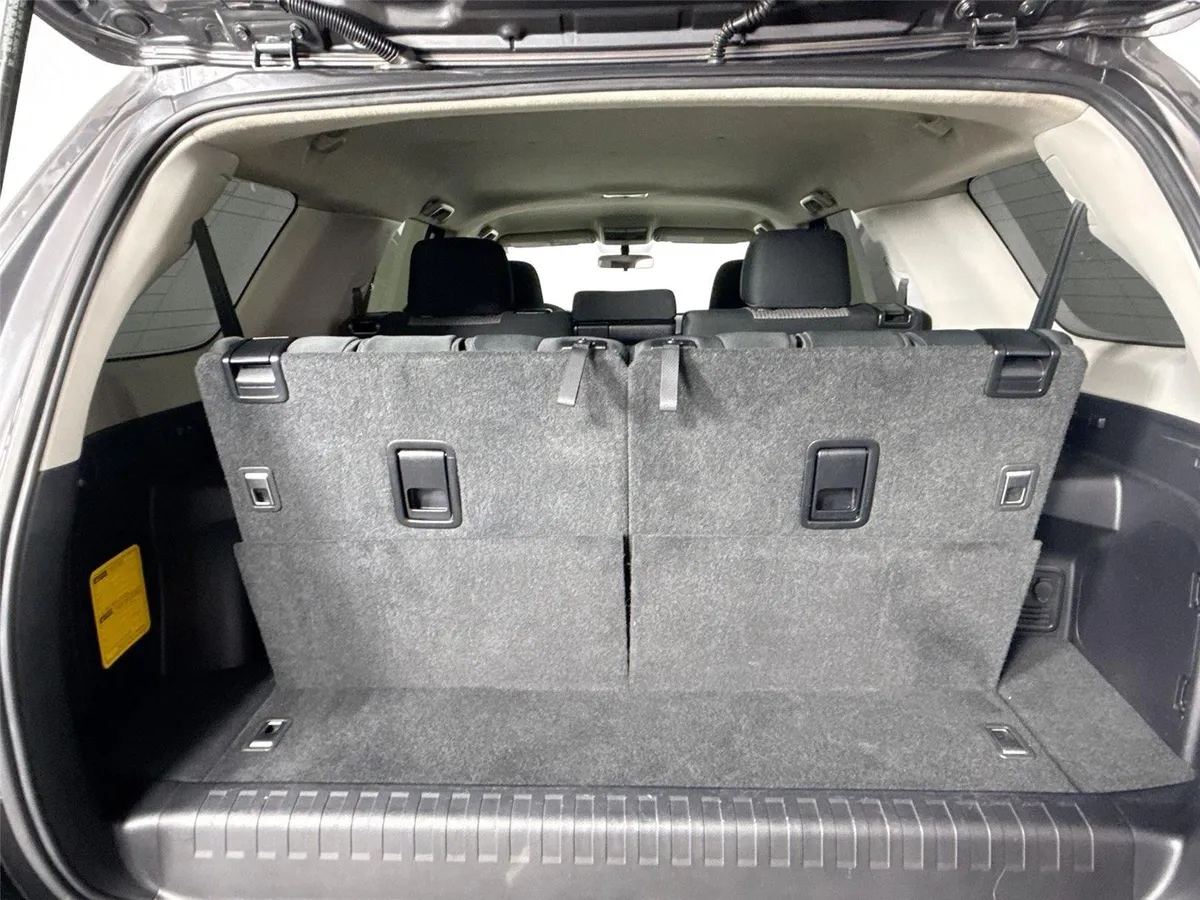 2019 Toyota 4Runner SR5 thumbnail 36