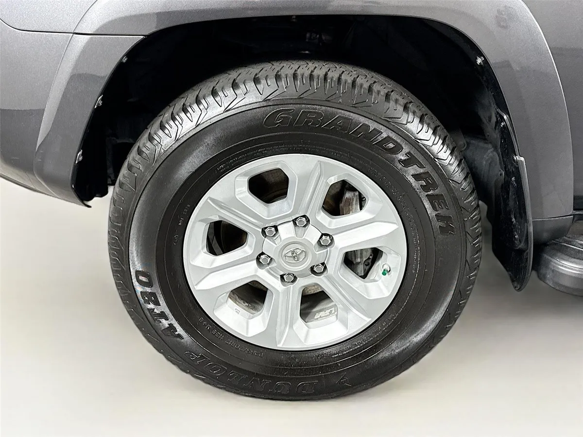 2019 Toyota 4Runner SR5 thumbnail 43