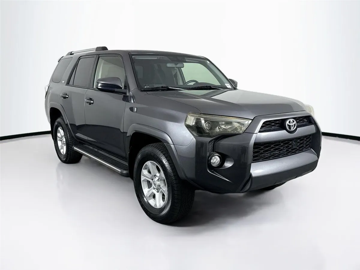 2019 Toyota 4Runner SR5 thumbnail 8