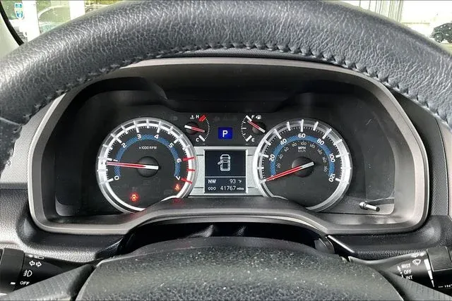 2019 Toyota 4Runner SR5 Premium thumbnail 12