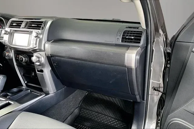 2019 Toyota 4Runner SR5 Premium thumbnail 21