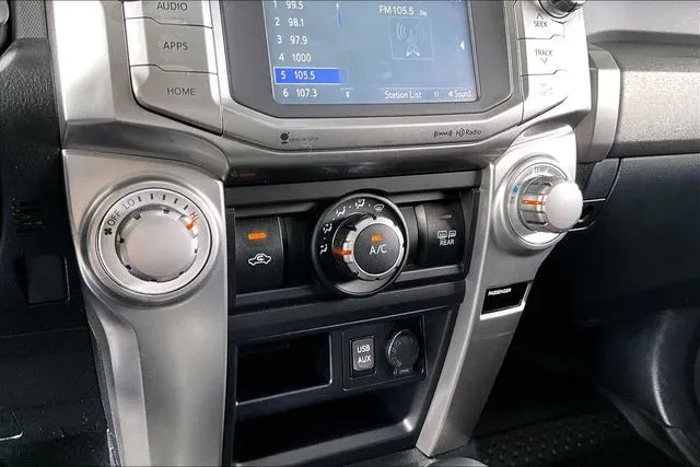 2019 Toyota 4Runner SR5 Premium thumbnail 23