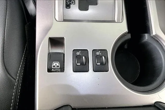 2019 Toyota 4Runner SR5 Premium thumbnail 24