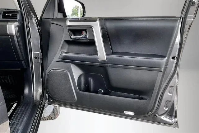 2019 Toyota 4Runner SR5 Premium thumbnail 26