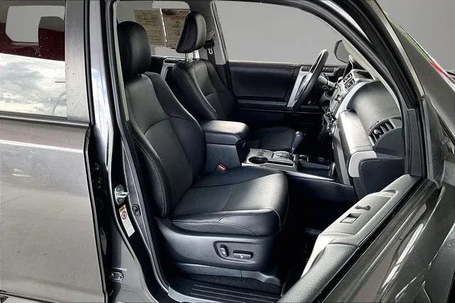 2019 Toyota 4Runner SR5 Premium thumbnail 27