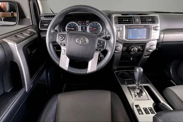 2019 Toyota 4Runner SR5 Premium thumbnail 8