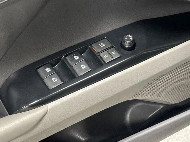2019 Toyota CAMRY thumbnail 15