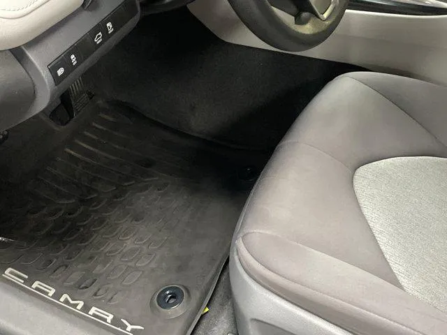 2019 Toyota CAMRY thumbnail 17