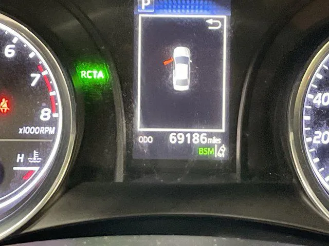 2019 Toyota CAMRY thumbnail 22