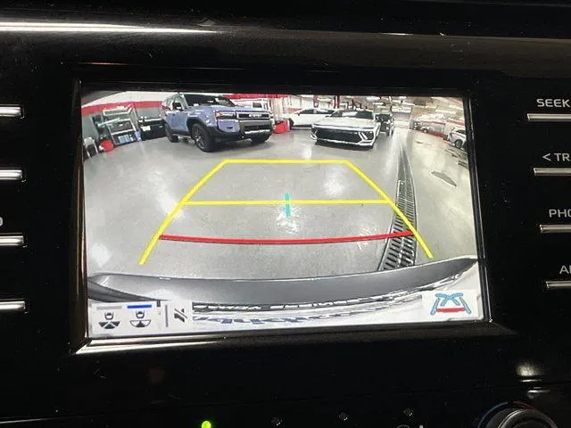 2019 Toyota CAMRY thumbnail 25