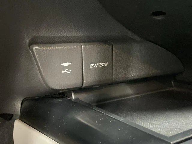 2019 Toyota CAMRY thumbnail 29